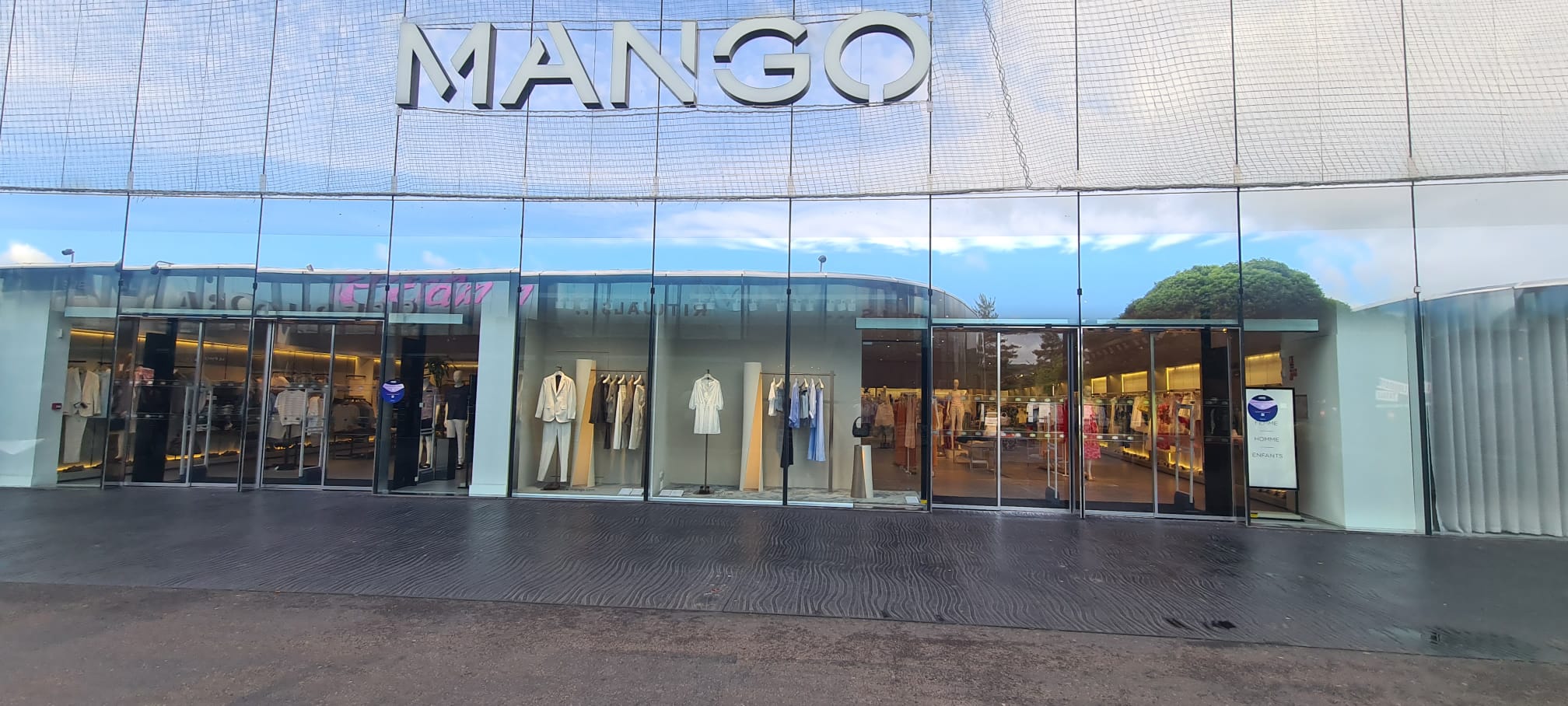 Nettoyage vitrine Mango — Metz Augny